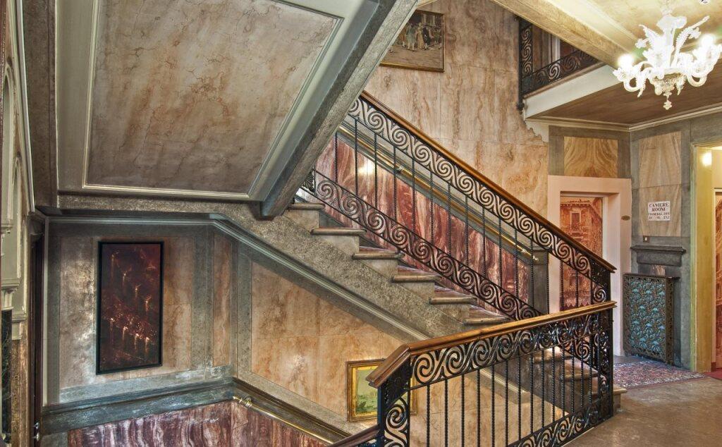 hotel image 10