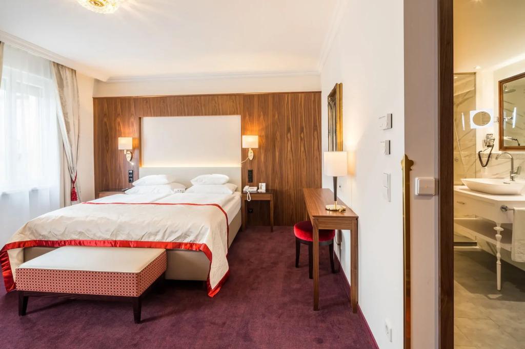 hotel image 12