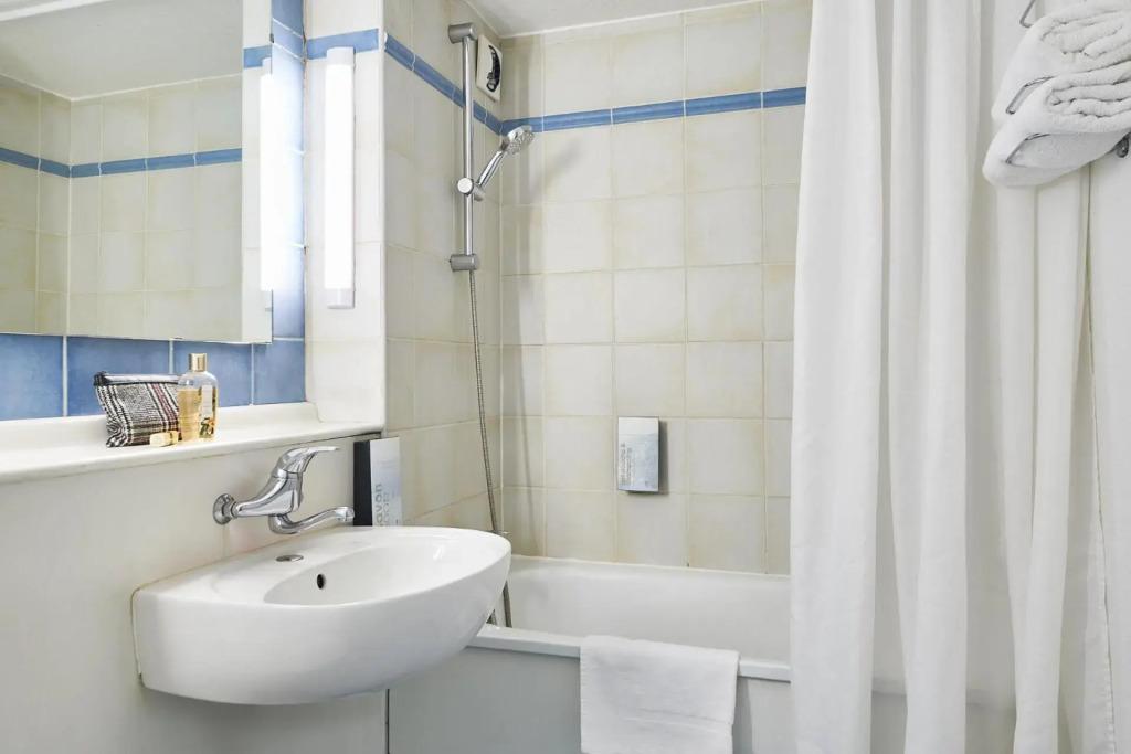 hotel image 16
