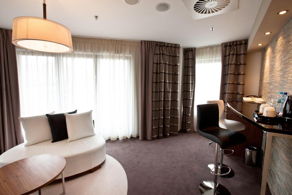 hotel image 12