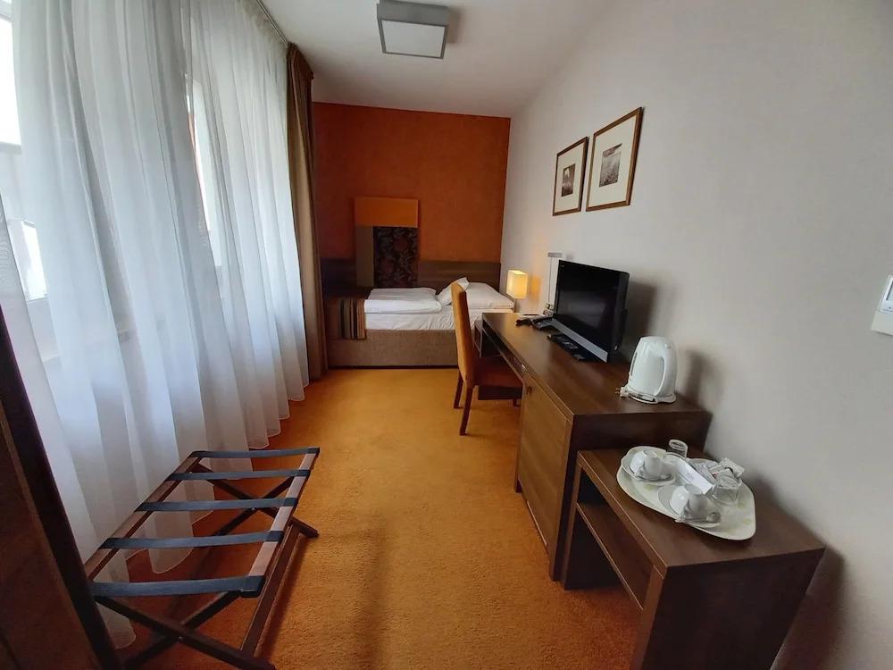hotel image 10