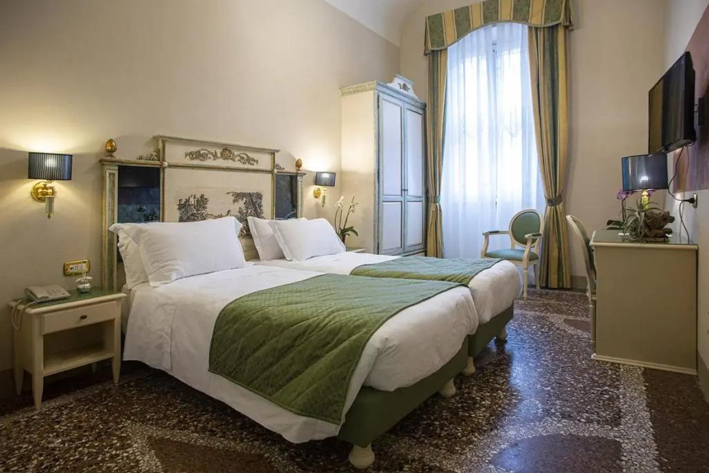 hotel image 12