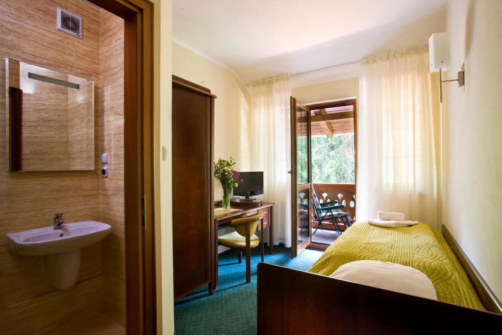 hotel image 16