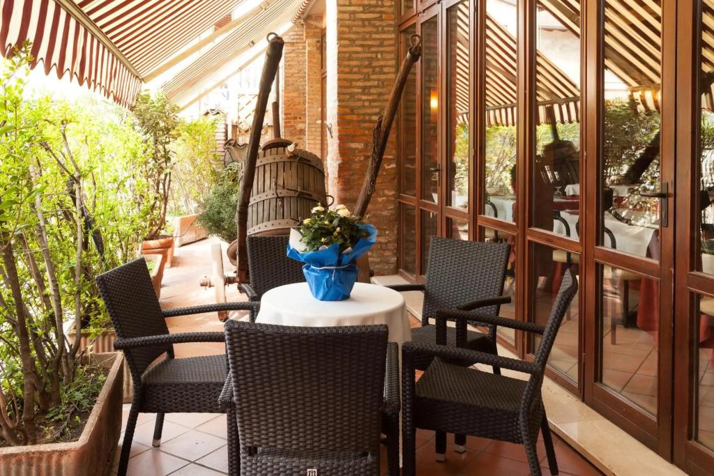 hotel image 10