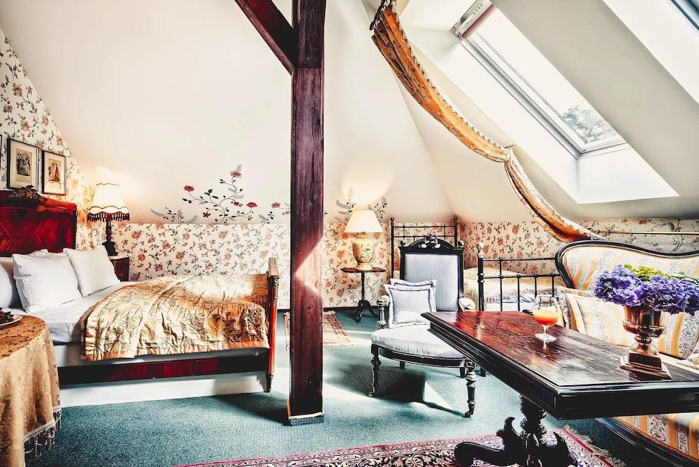 hotel image 9