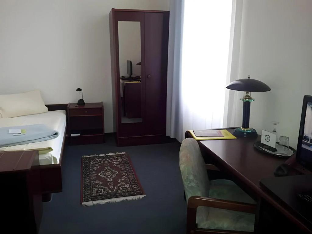hotel image 13