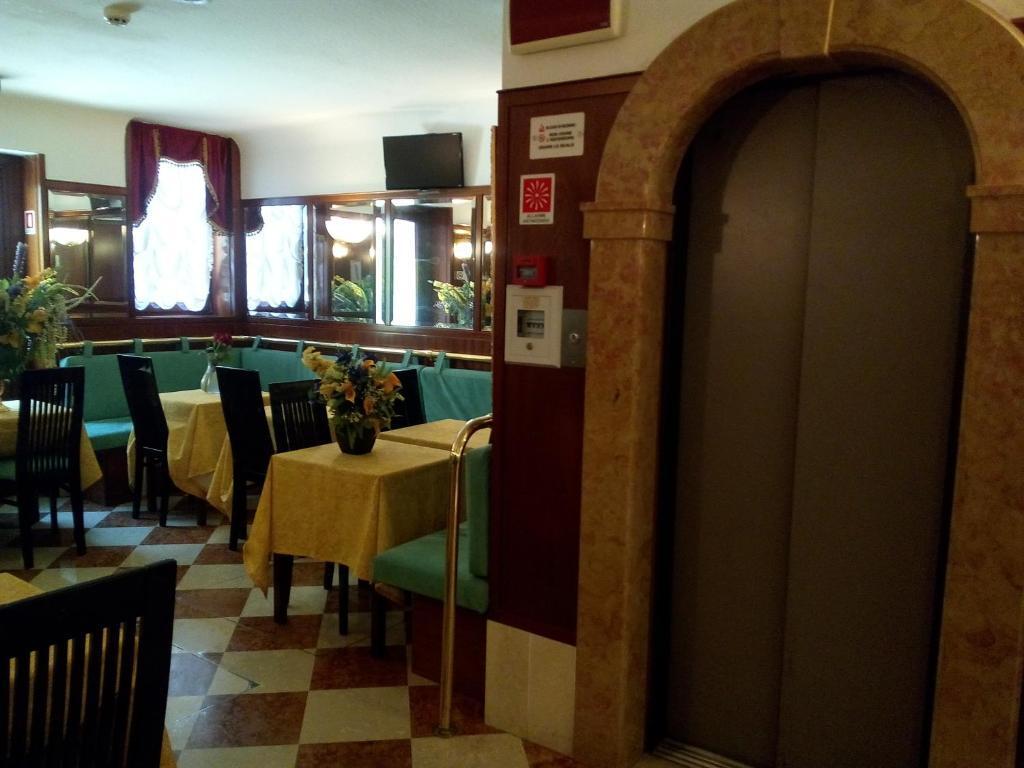 hotel image 9