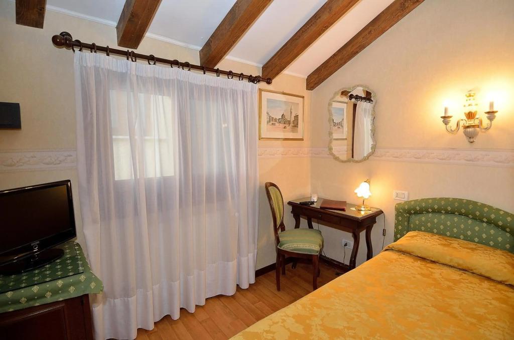 hotel image 16