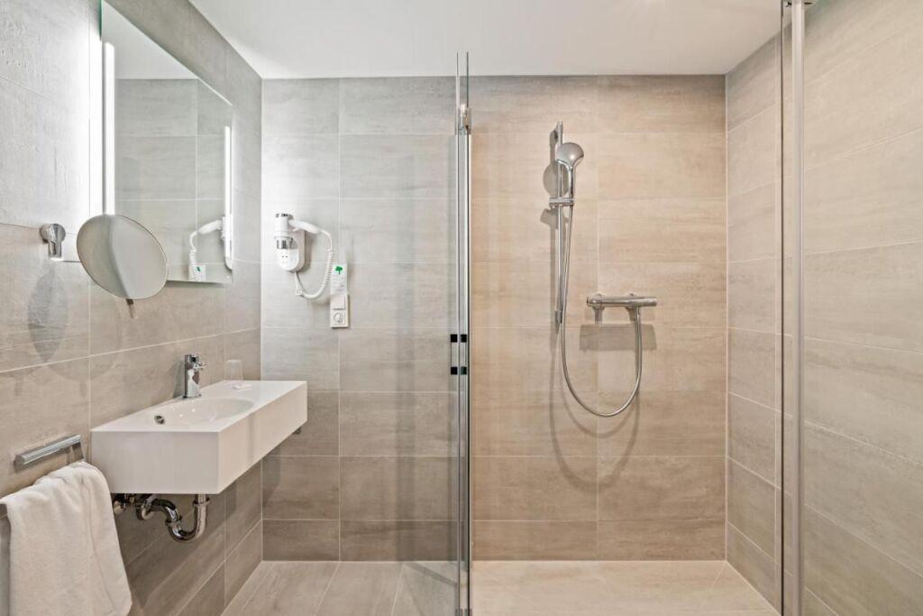 hotel image 16