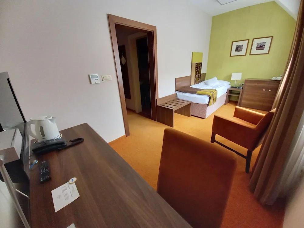 hotel image 9