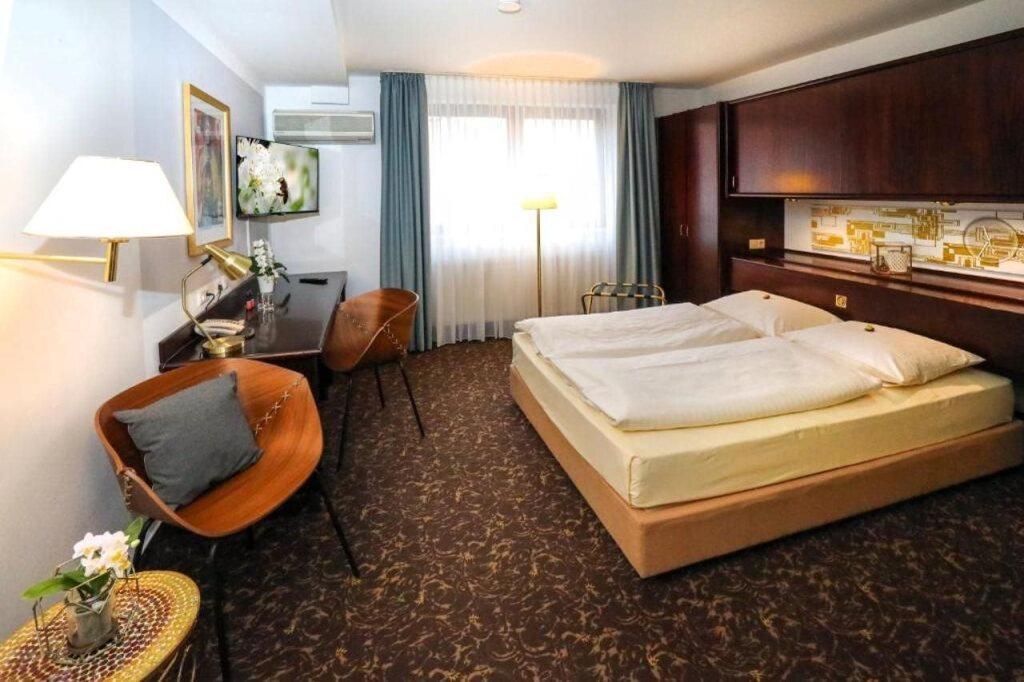 hotel image 11