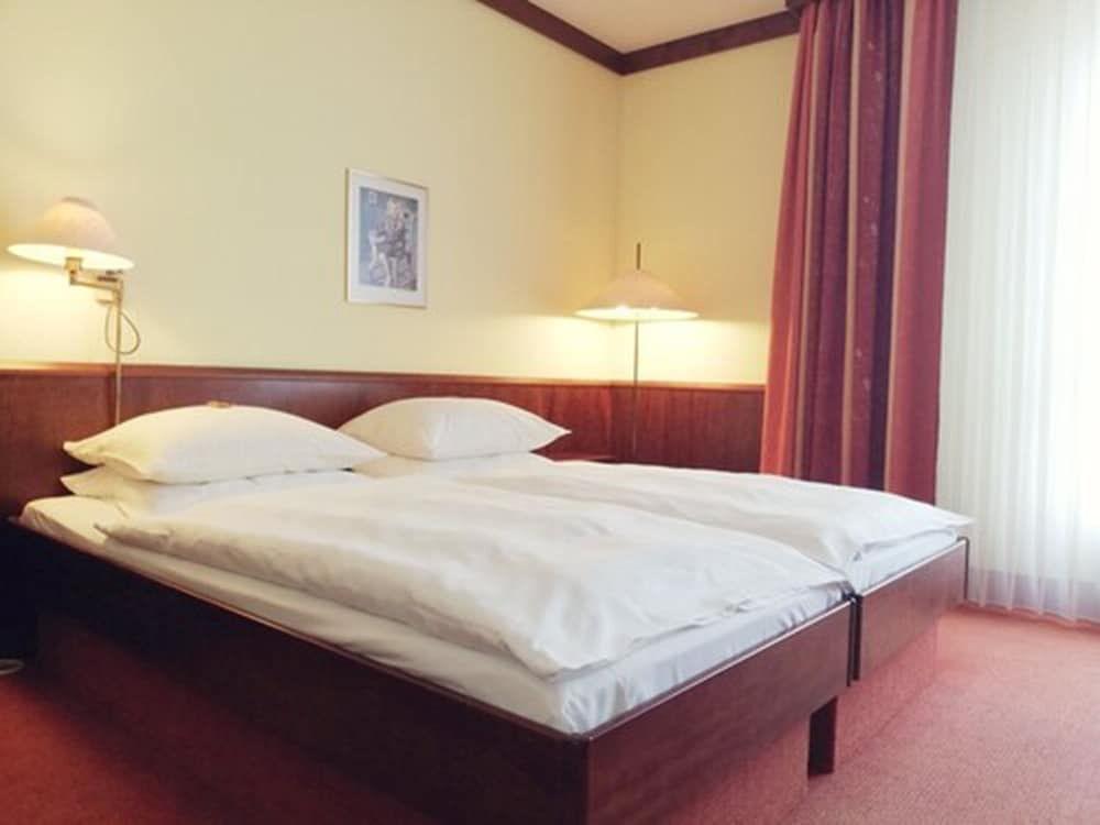 hotel image 16