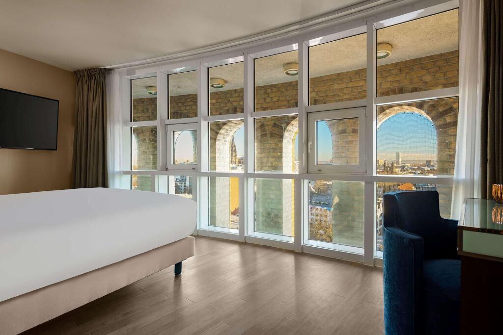 hotel image 13
