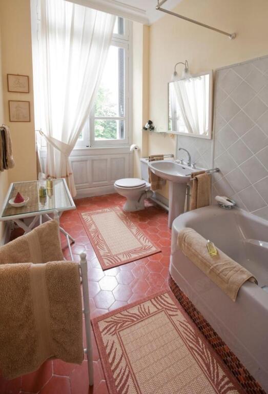 hotel image 10