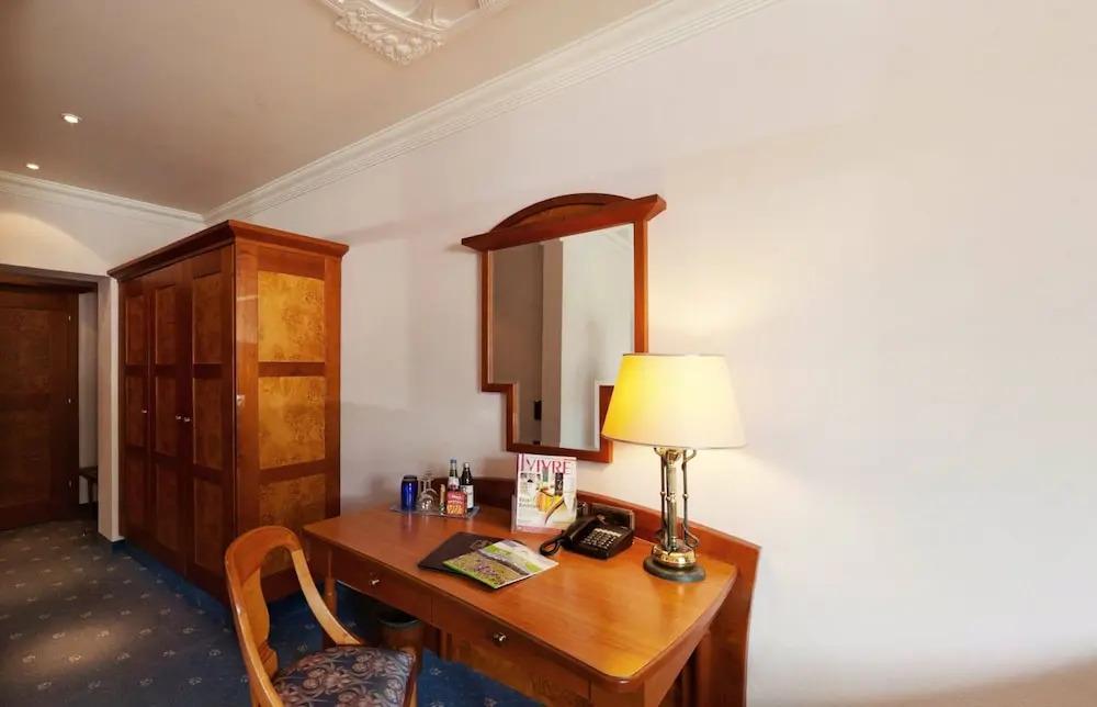 hotel image 9