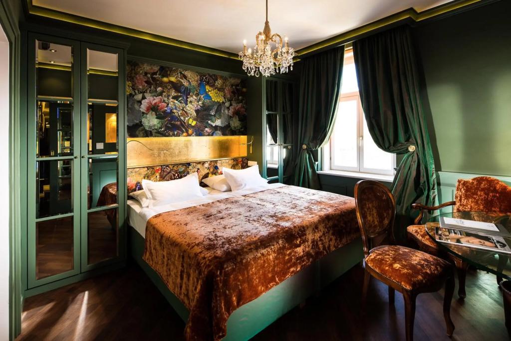 hotel image 12