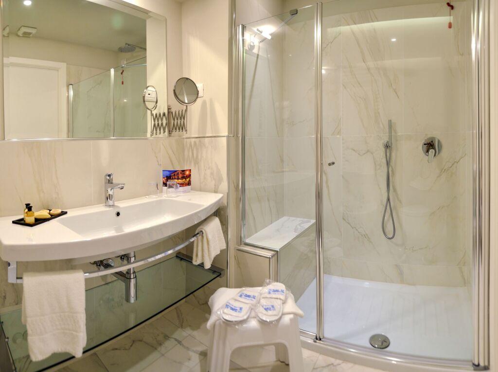 hotel image 13