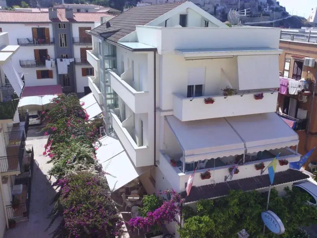 hotel image 11