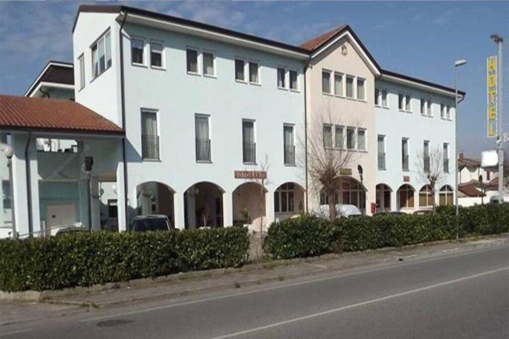 hotel image 9