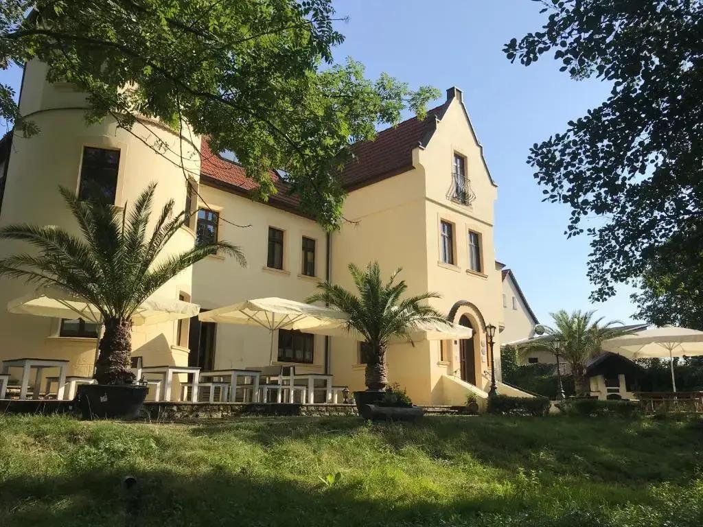 hotel image 10
