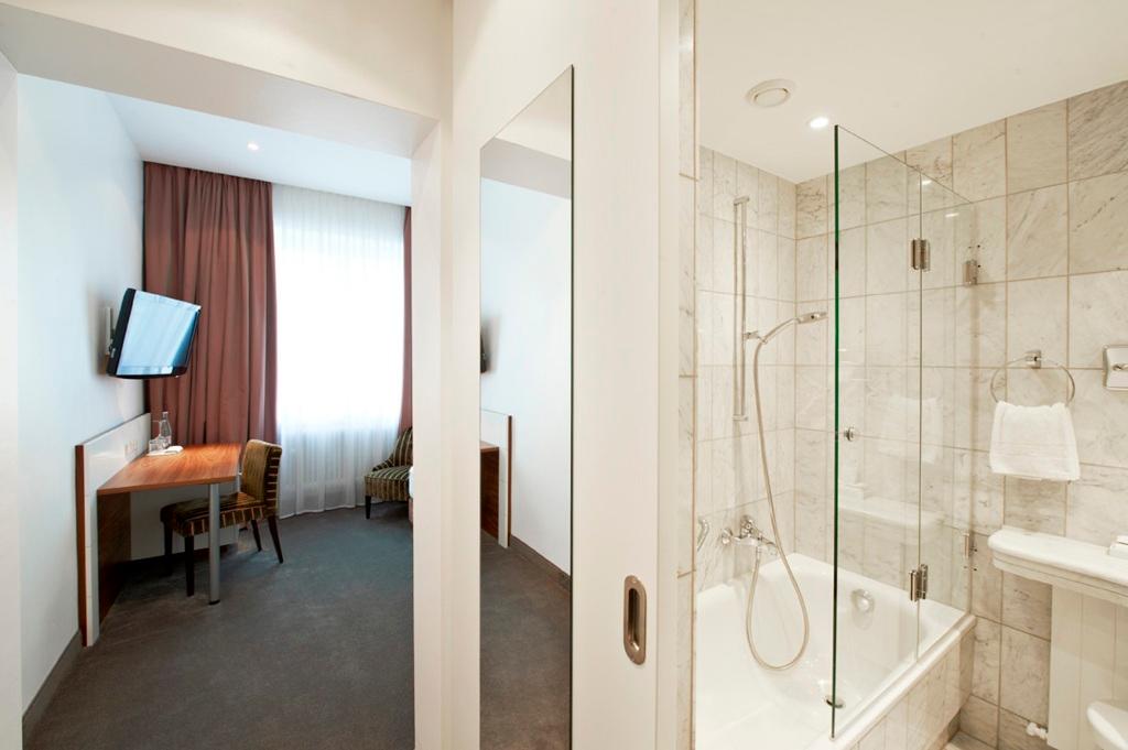 hotel image 10