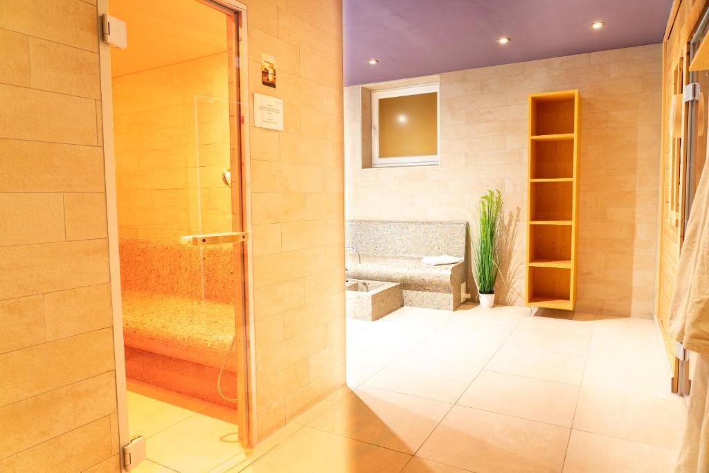 hotel image 13