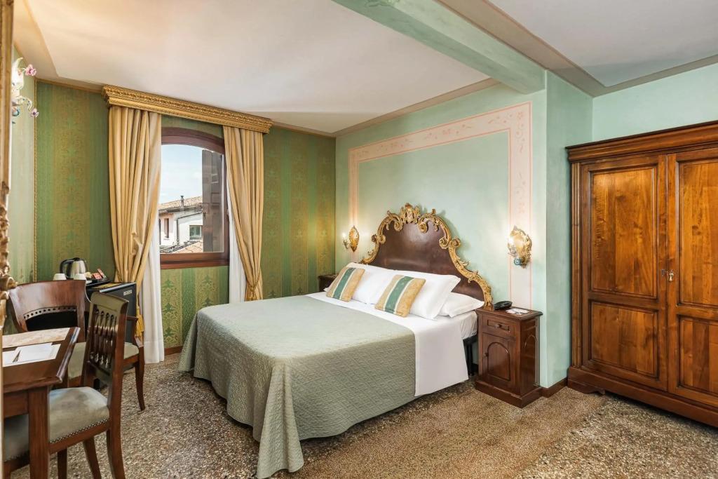 hotel image 16