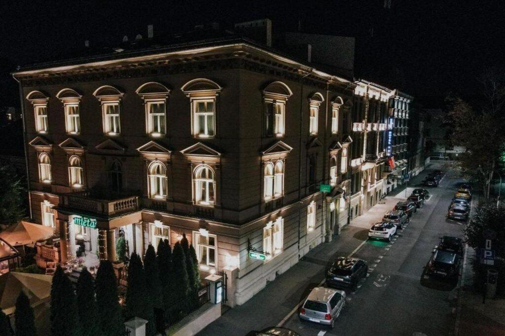 hotel image 11