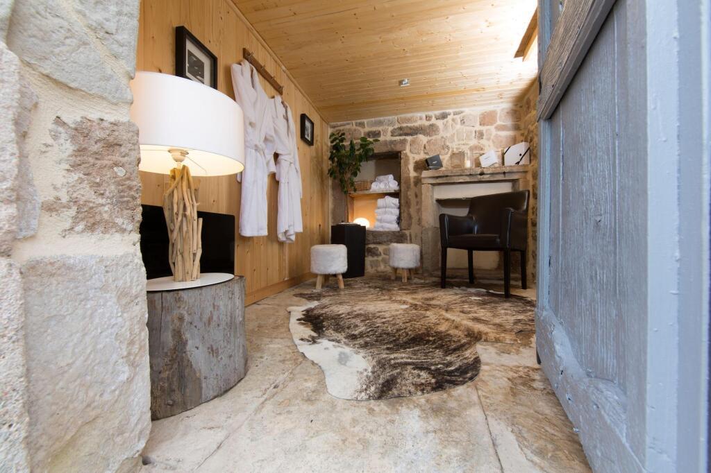 hotel image 16