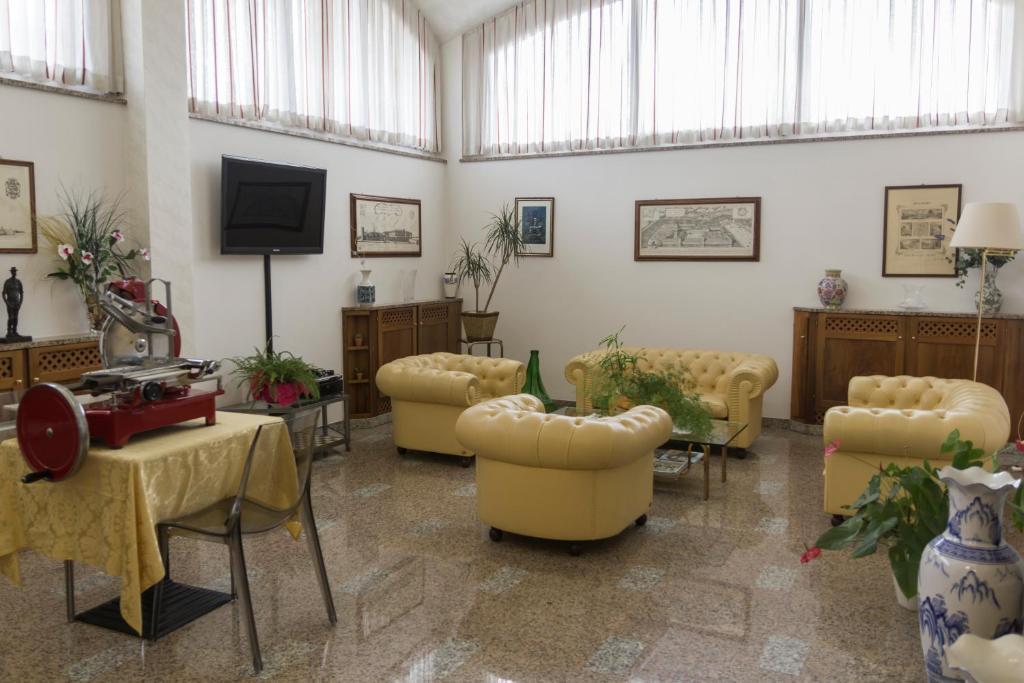 hotel image 10