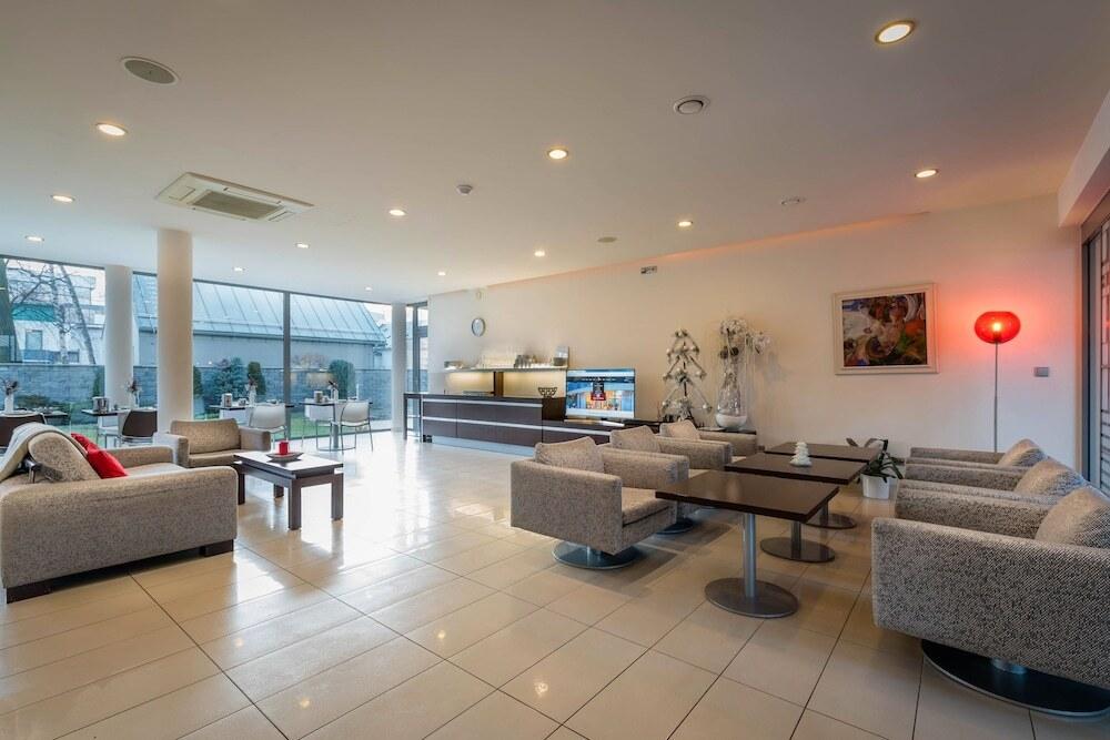 hotel image 16