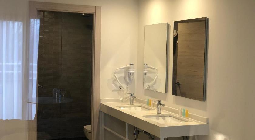 hotel image 13