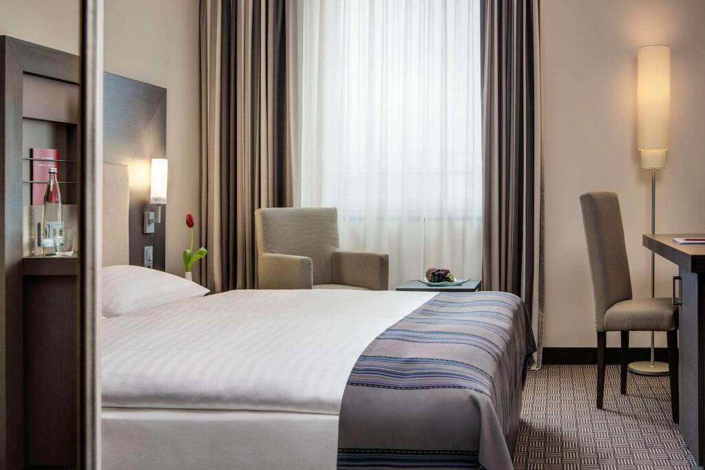 hotel image 13