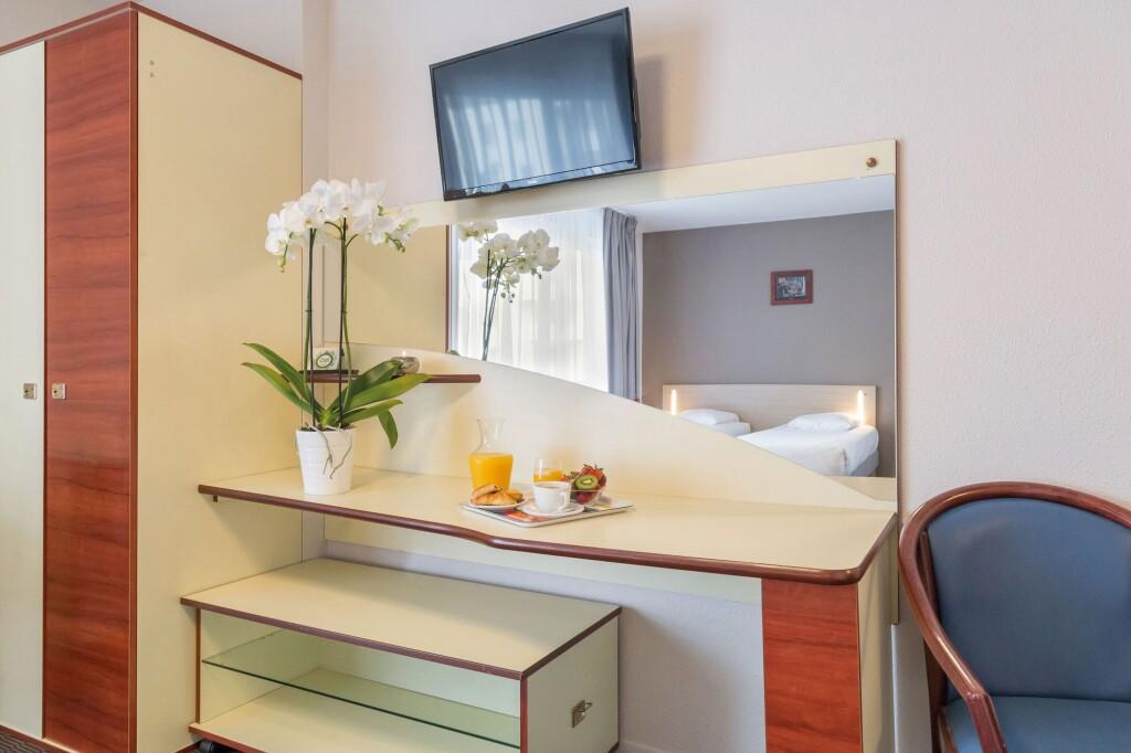 hotel image 16