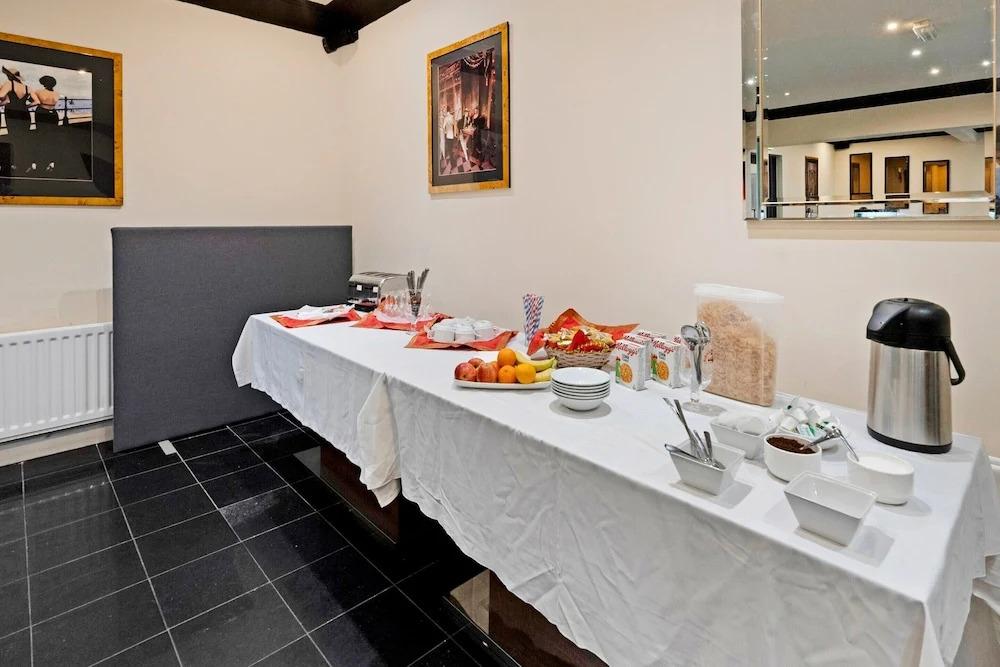 hotel image 13