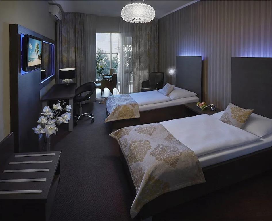 hotel image 12