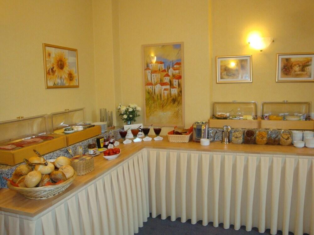 hotel image 10