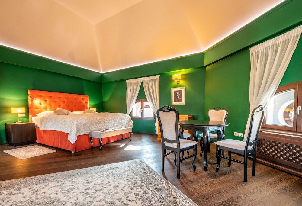 hotel image 12