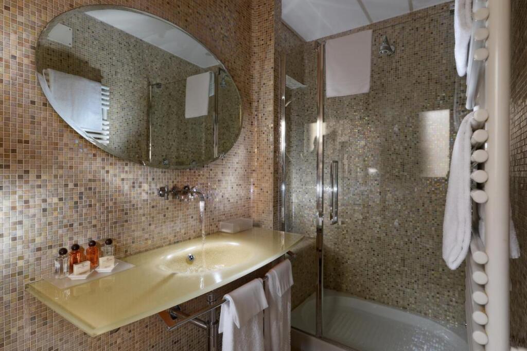hotel image 12