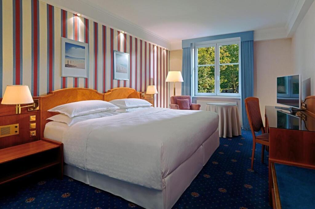 hotel image 12