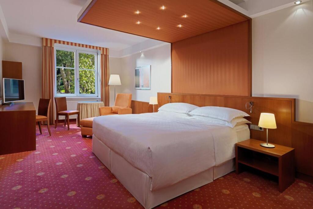 hotel image 14
