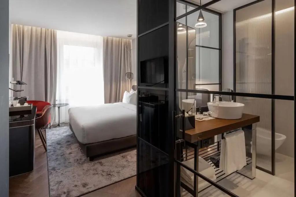 hotel image 11