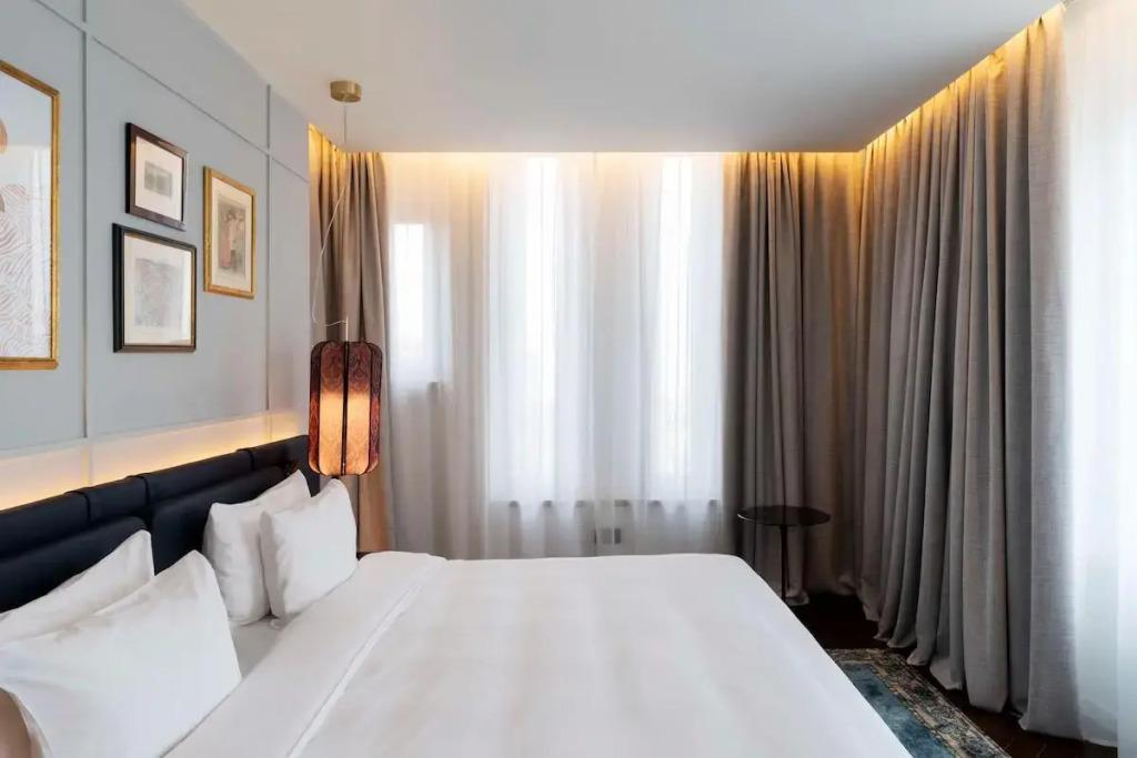 hotel image 10