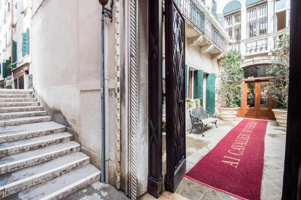 hotel image 10