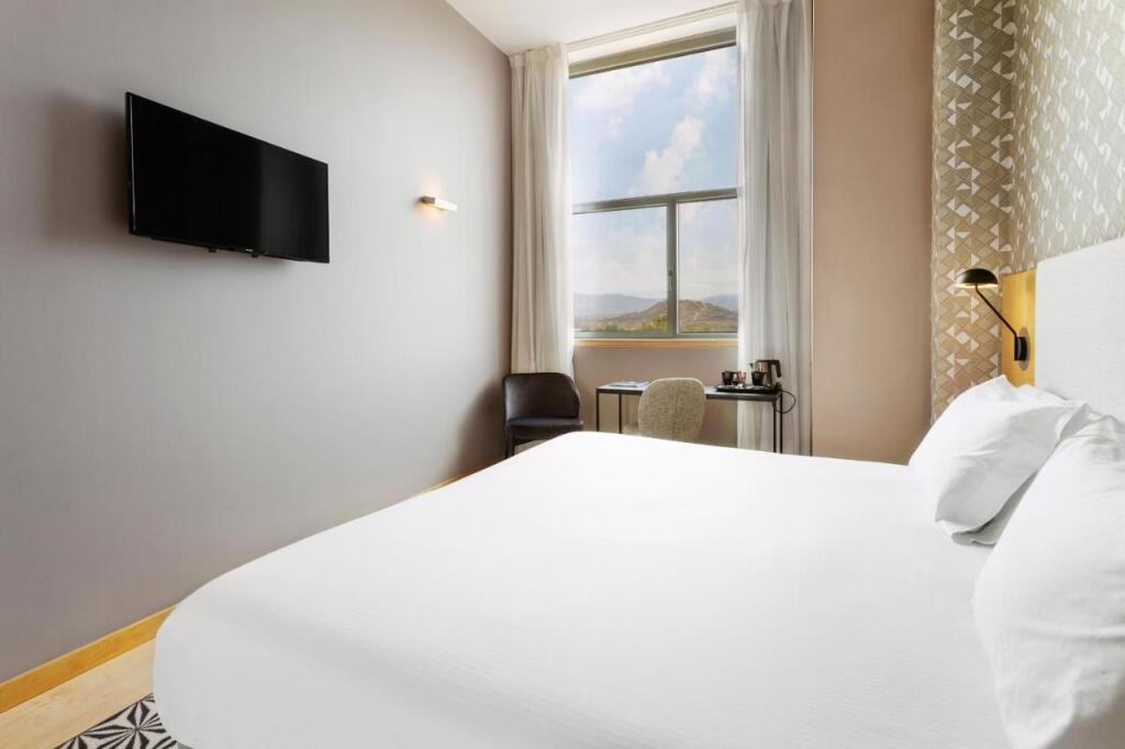 hotel image 13