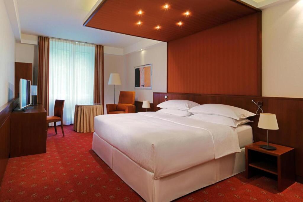 hotel image 37